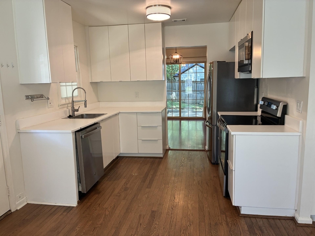 4834 King Solomon Drive - Photo 9