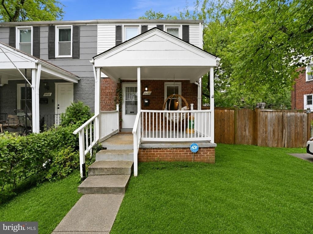 5935 Williamsburg Road - Photo 0