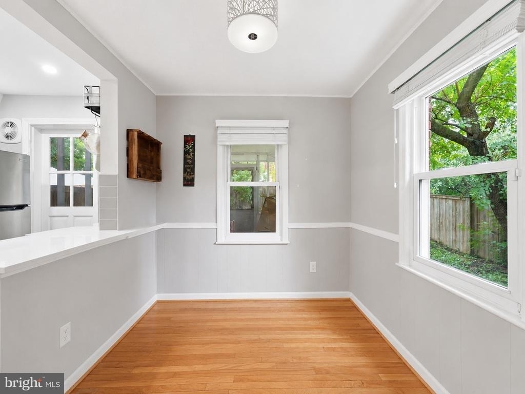 5935 Williamsburg Road - Photo 5