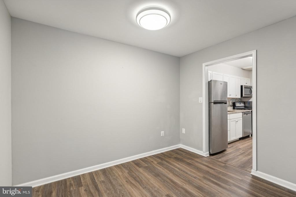 10724 W West Drive - Photo 4