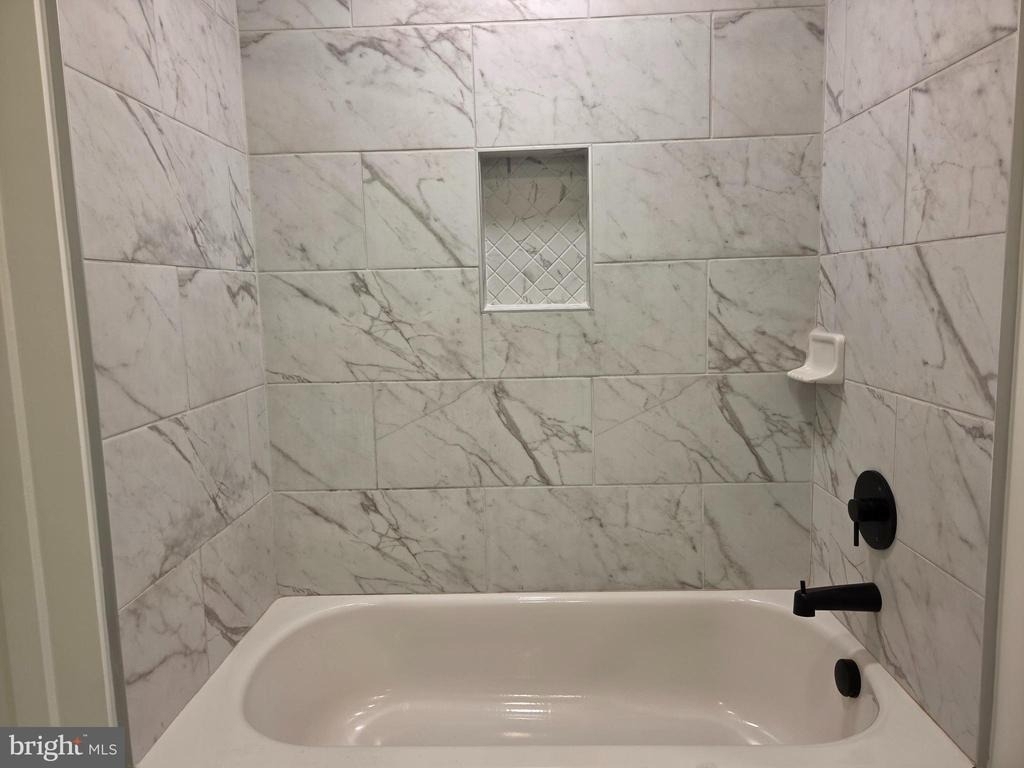 102 Hanover Street - Photo 15