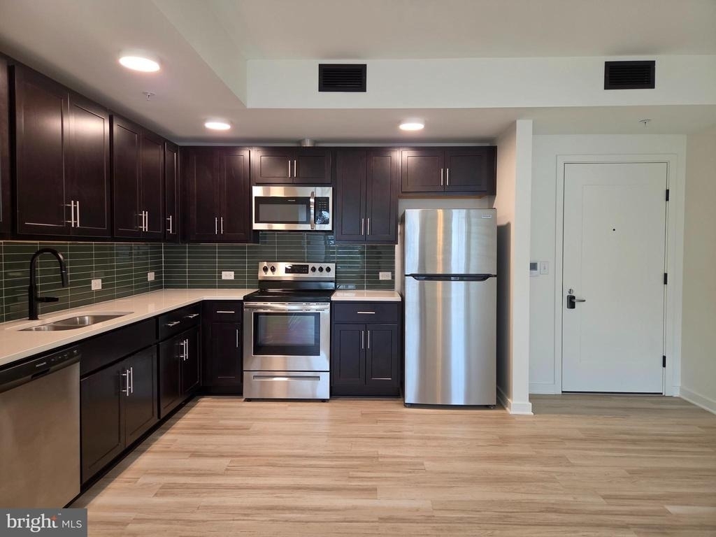 102 Hanover Street - Photo 3