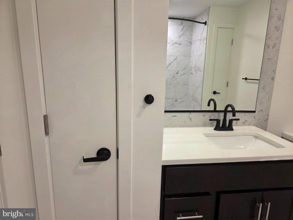 102 Hanover Street - Photo 17