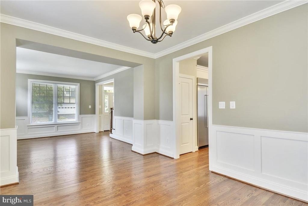 2205 N Edison Street N - Photo 5