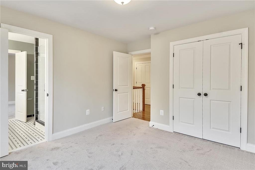 2205 N Edison Street N - Photo 23