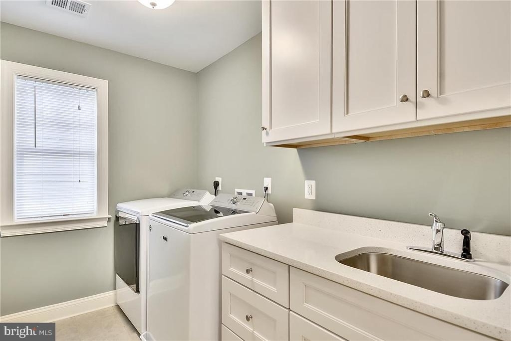 2205 N Edison Street N - Photo 16