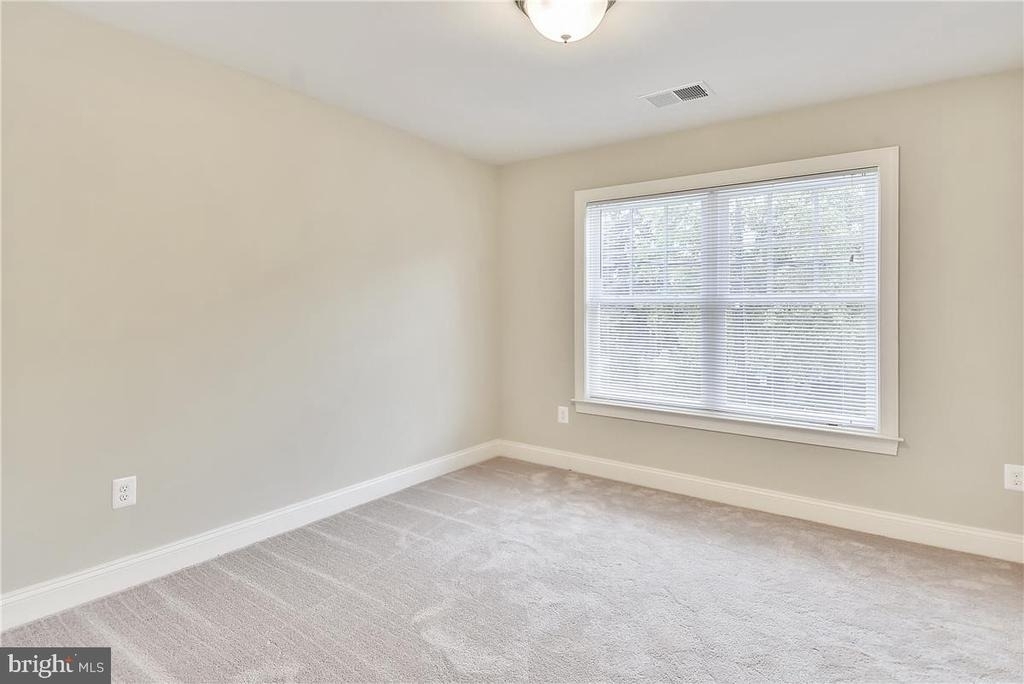 2205 N Edison Street N - Photo 22