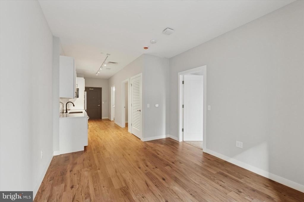 1219-23 Constitution Avenue - Photo 1