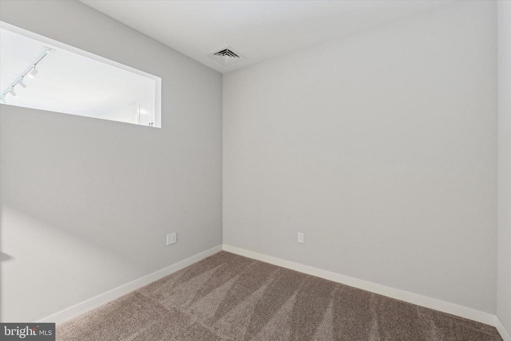 1219-23 Constitution Avenue - Photo 2