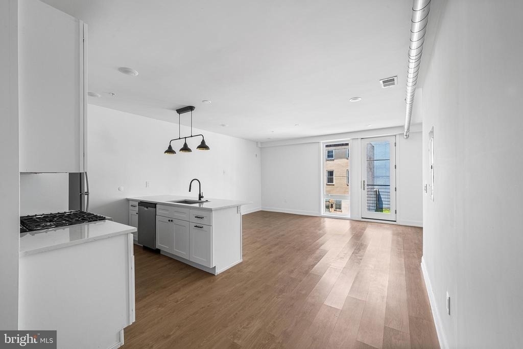 1614 Ridge Avenue - Photo 2