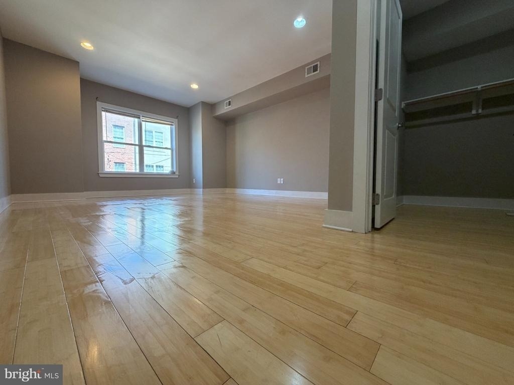 621 12th Street - Photo 21