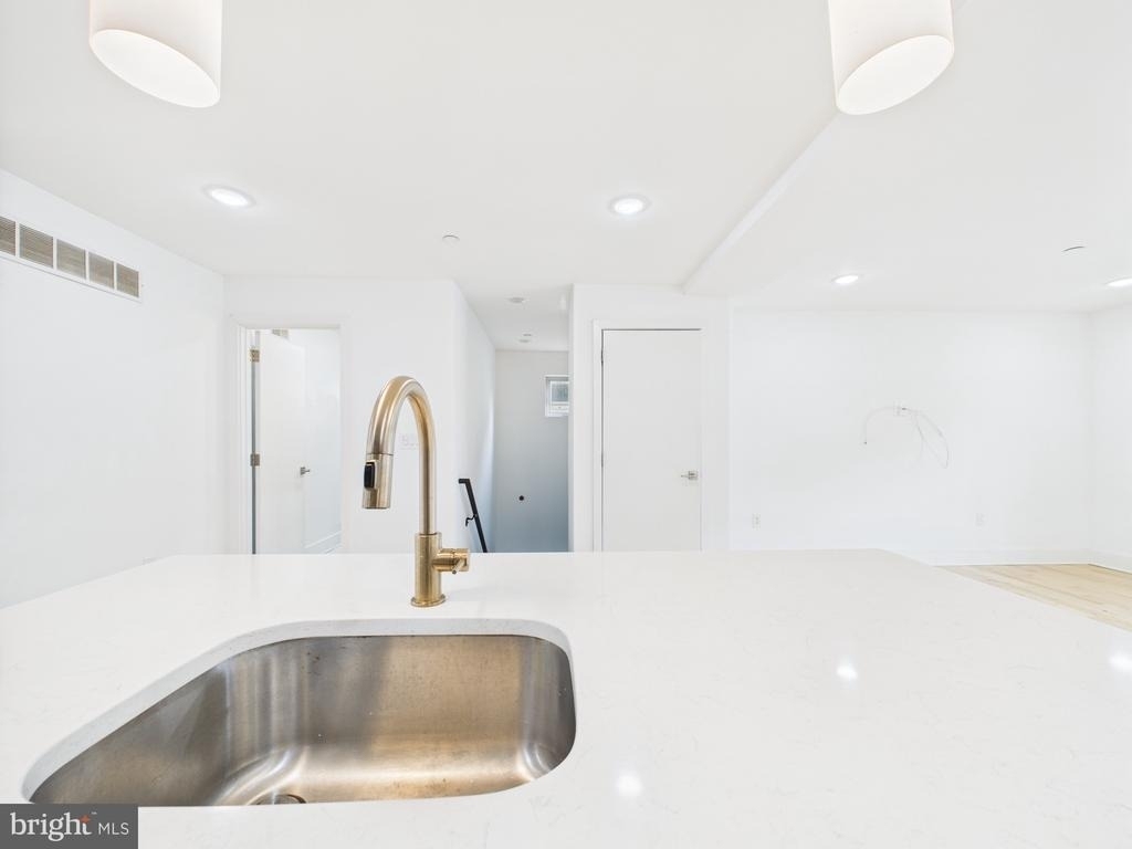 2646 Manton Street - Photo 6