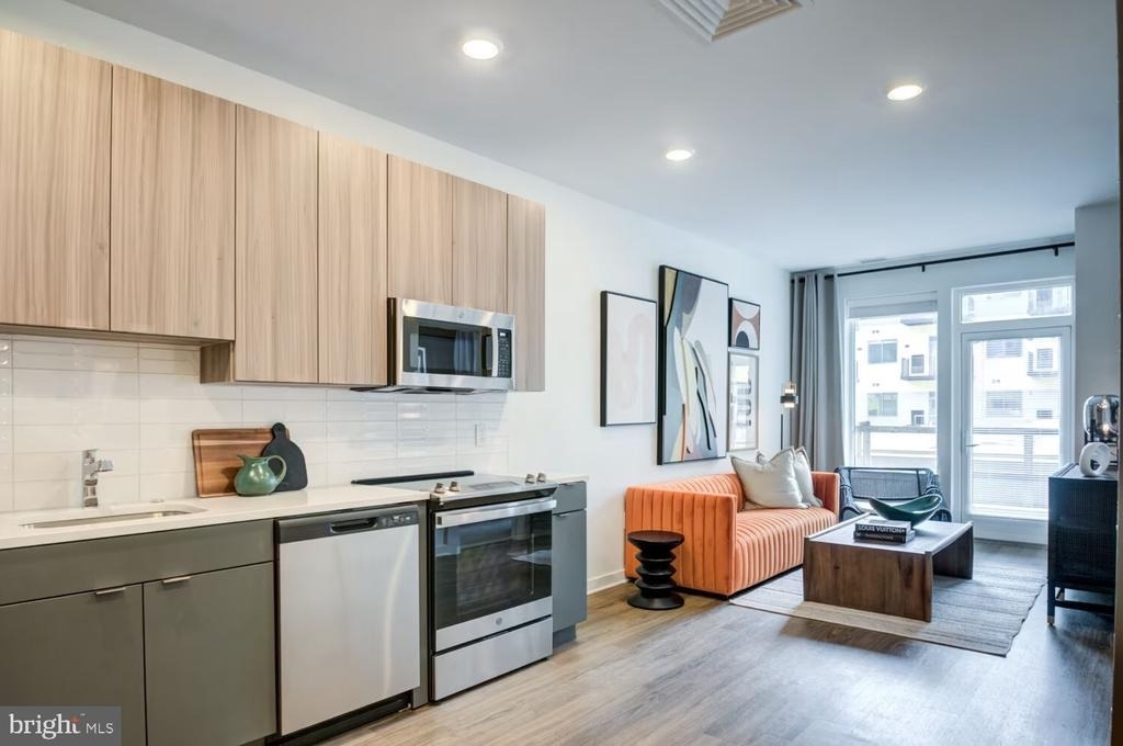 503-29 N Columbus Boulevard - Photo 20