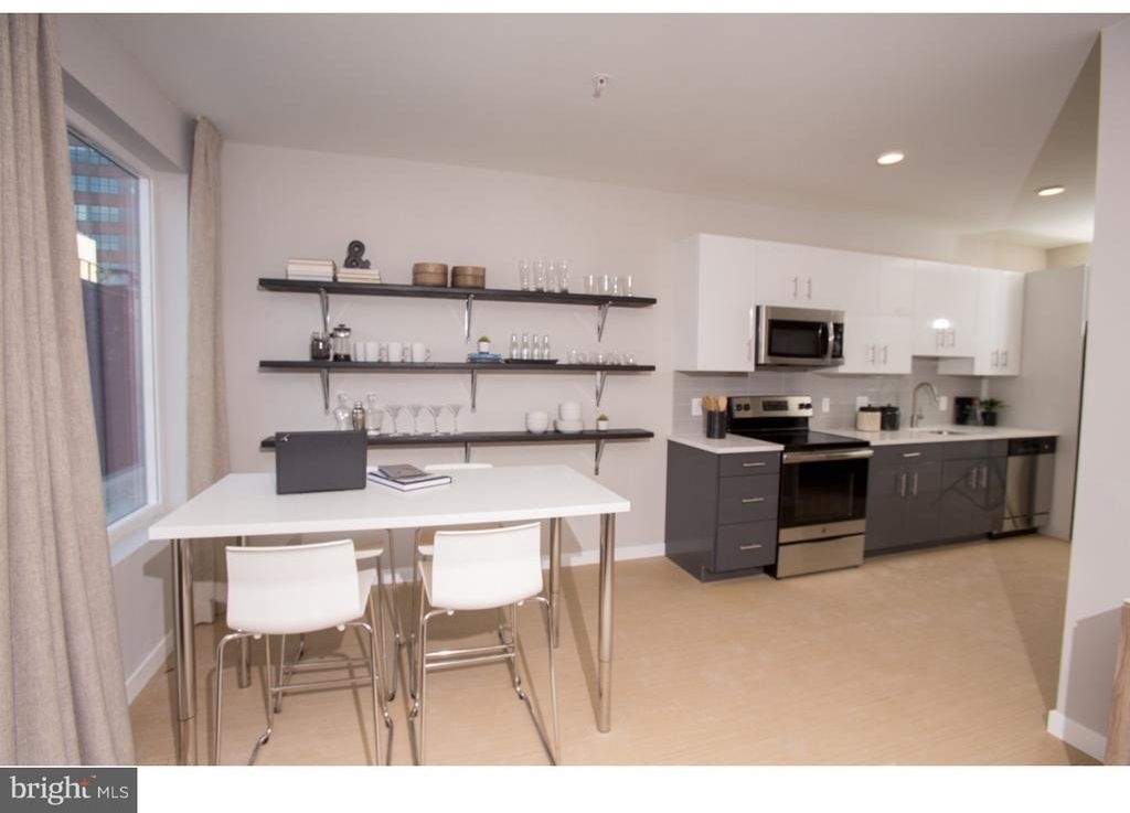 121 N 2nd Street - Photo 3