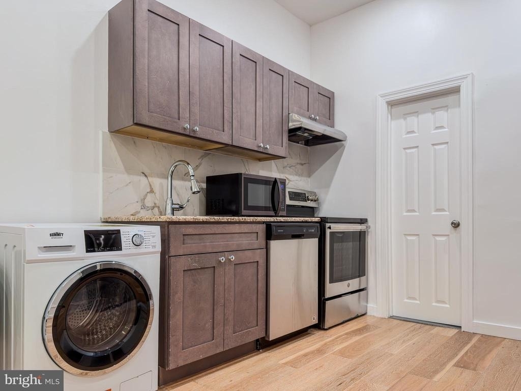 2129 Pine Street - Photo 1