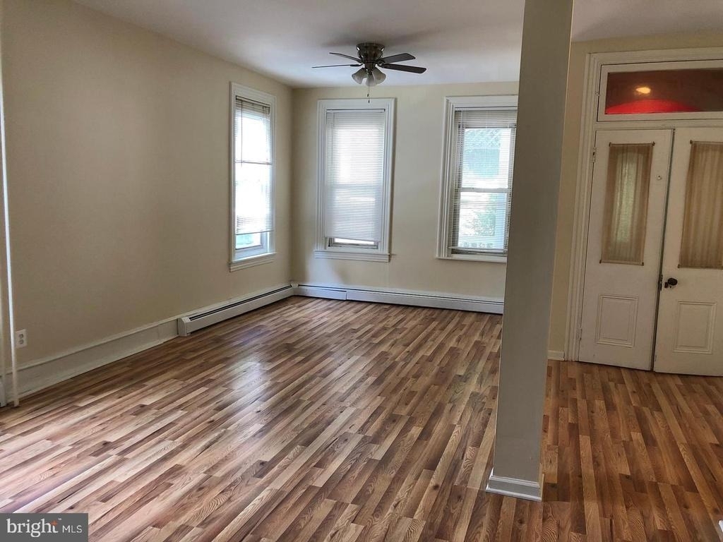 247 Green Lane - Photo 1