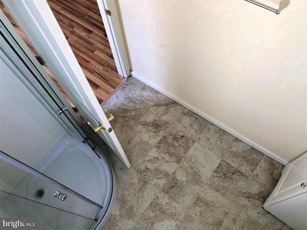247 Green Lane - Photo 13