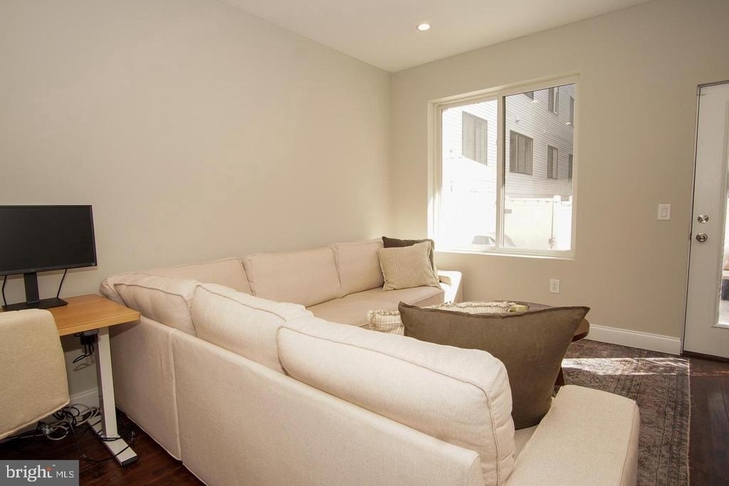 1616 Cambridge Street - Photo 12