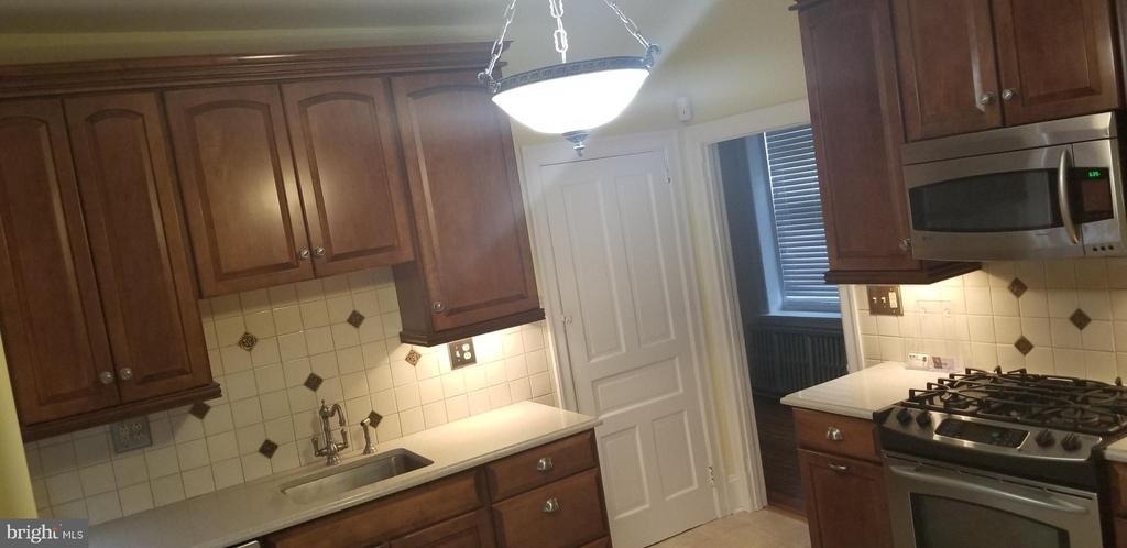530 Hermit Street - Photo 3
