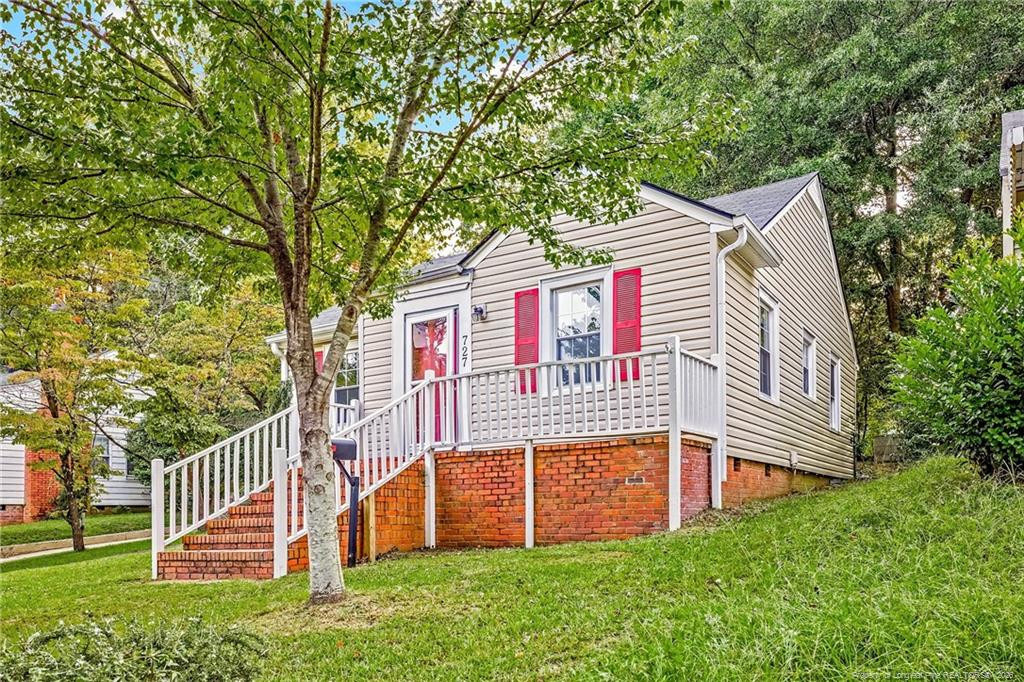 727 Greenland Drive - Photo 1