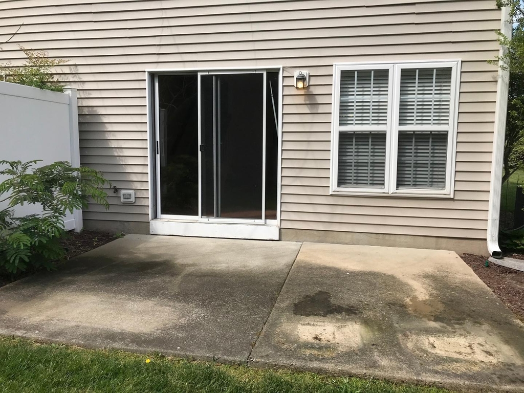 301 Intern Way - Photo 2