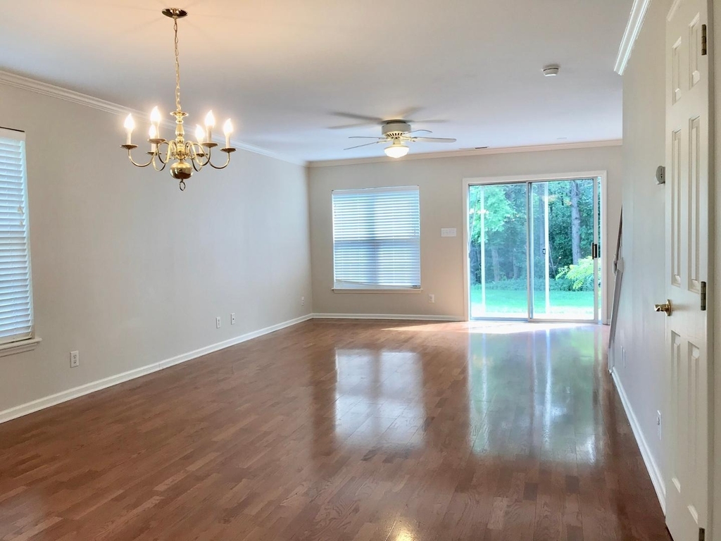 301 Intern Way - Photo 5