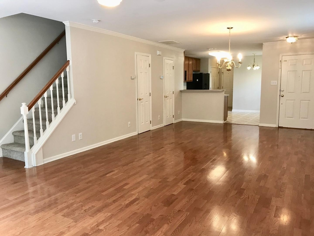 301 Intern Way - Photo 6