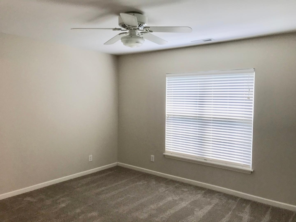 301 Intern Way - Photo 18