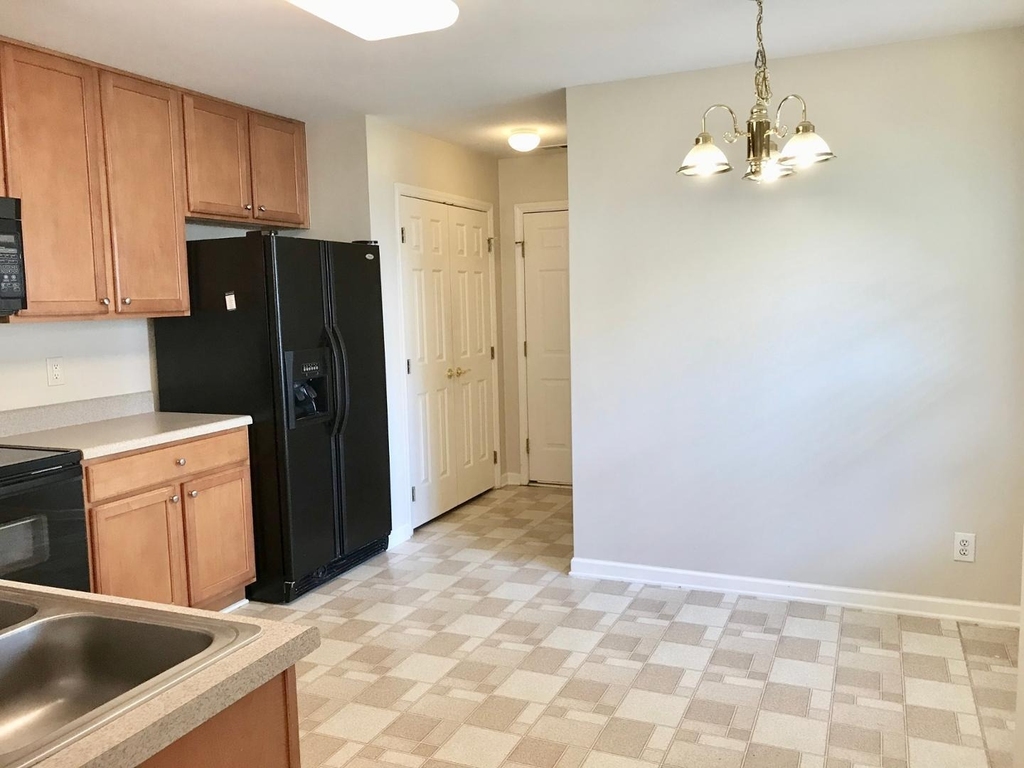 301 Intern Way - Photo 9