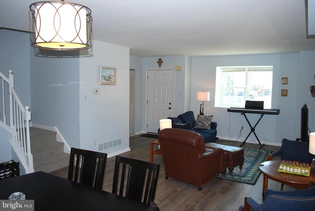 290 Lawndale Avenue - Photo 6