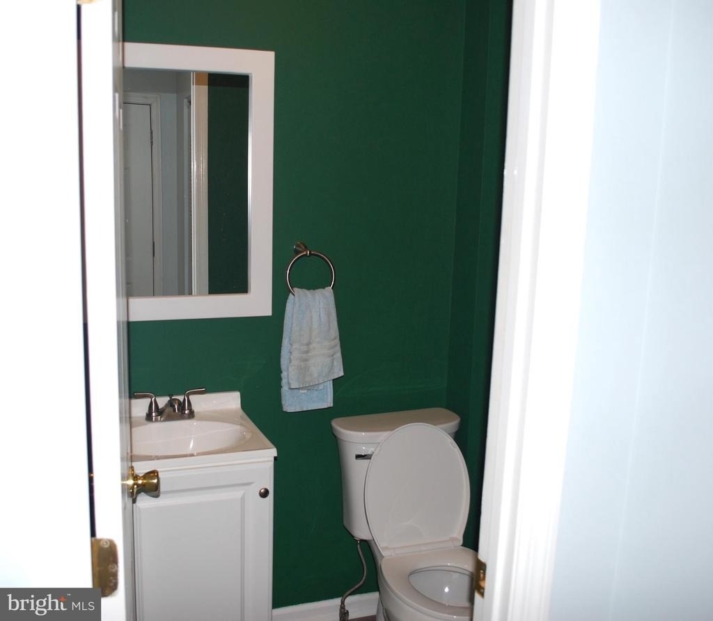 290 Lawndale Avenue - Photo 8