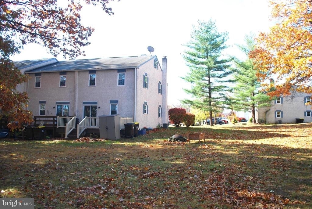 290 Lawndale Avenue - Photo 4