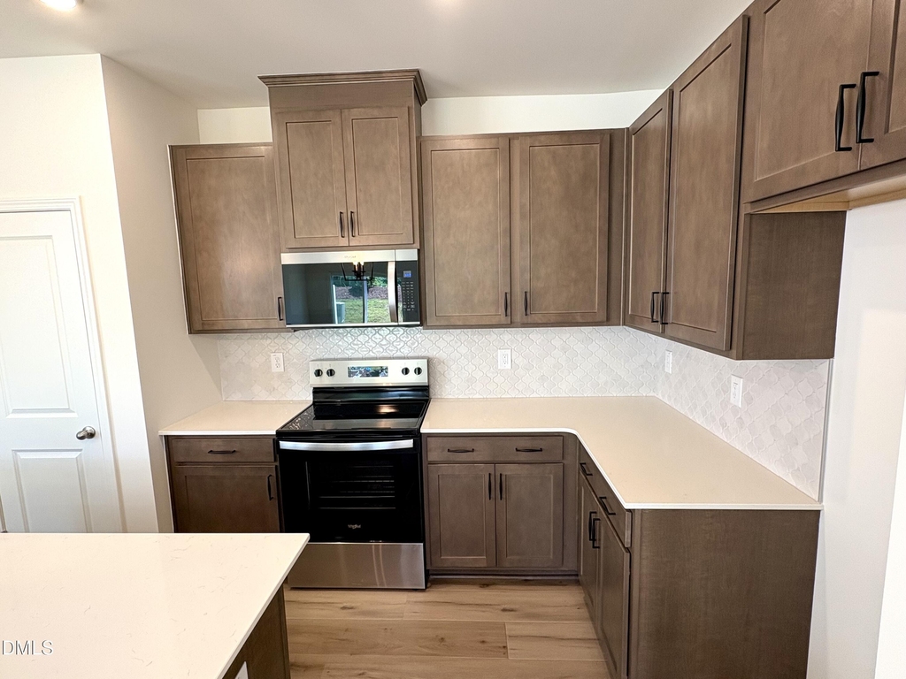 2040 Oakdale Drive - Photo 2