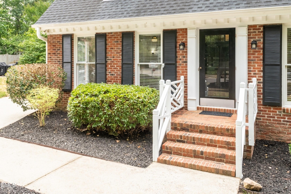 2621 Sawmill Road - Photo 3