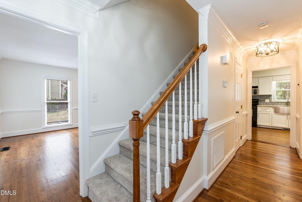 2621 Sawmill Road - Photo 4