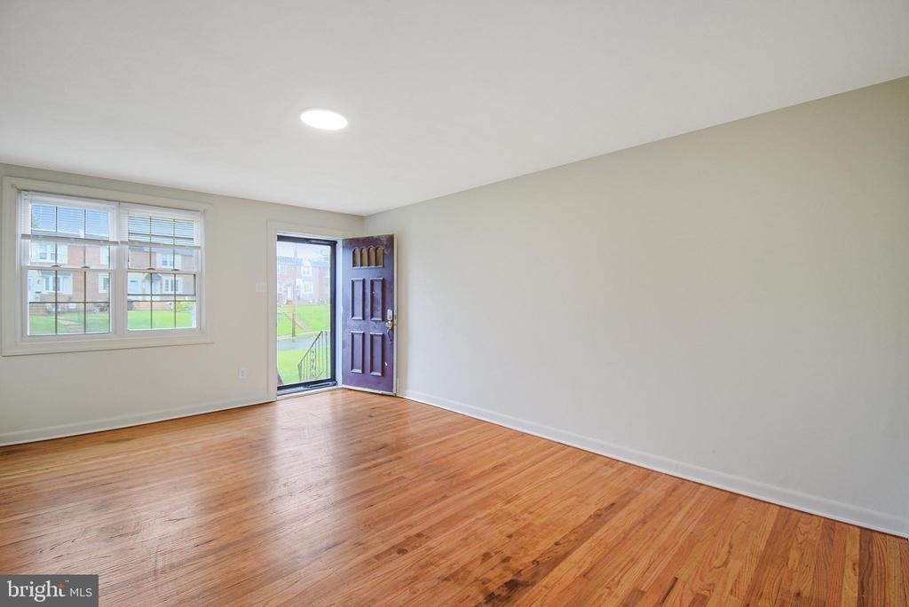 505 Stratford Road - Photo 2