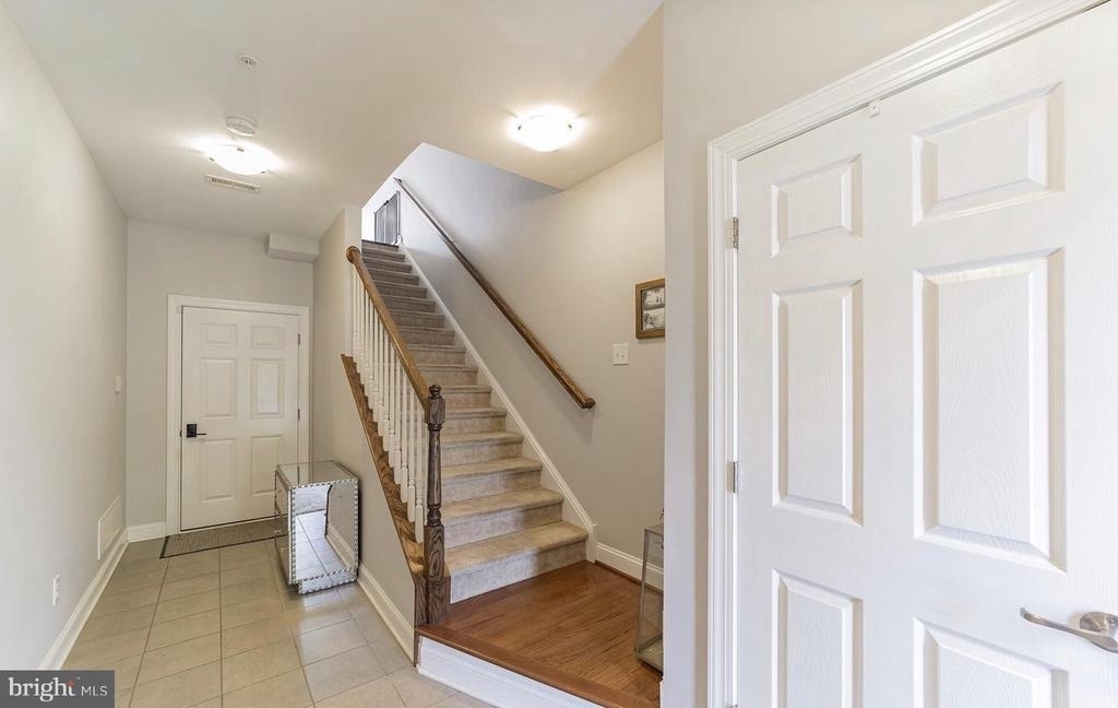 314 E Barnard Street - Photo 1