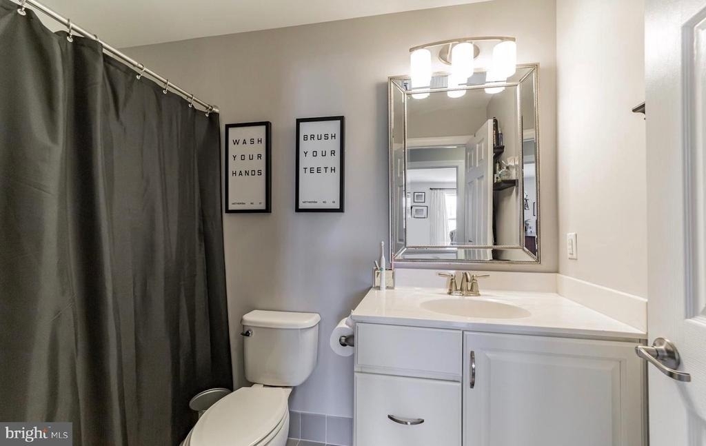 314 E Barnard Street - Photo 11