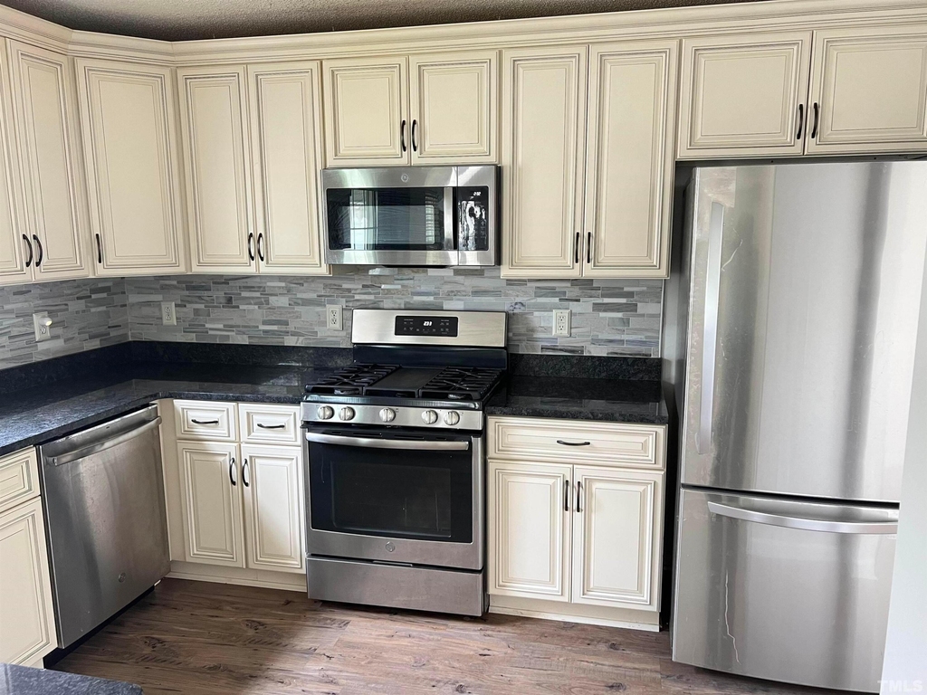 5013 Marathon Lane - Photo 4