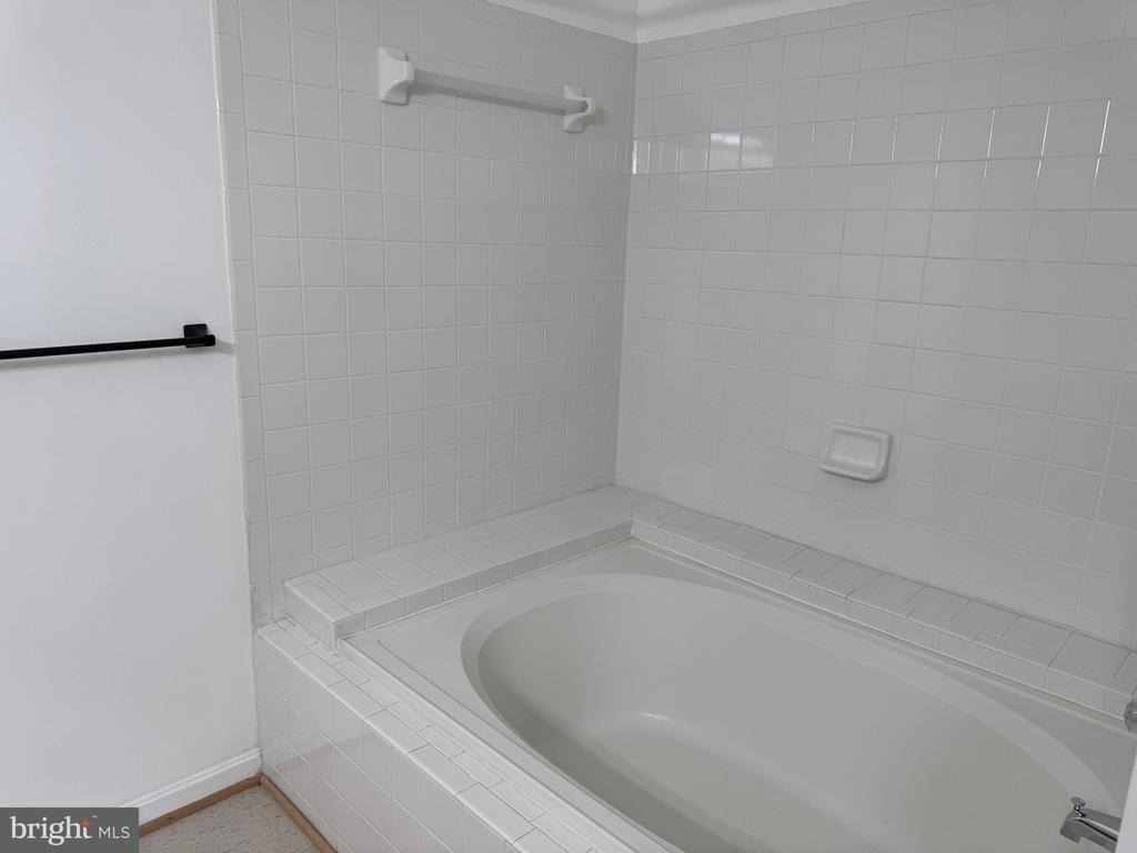 6620 Lake Park Drive - Photo 13