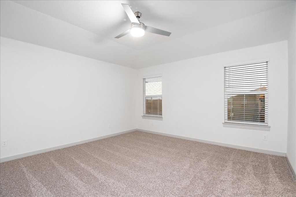 224 Fairfax Ave - Photo 6