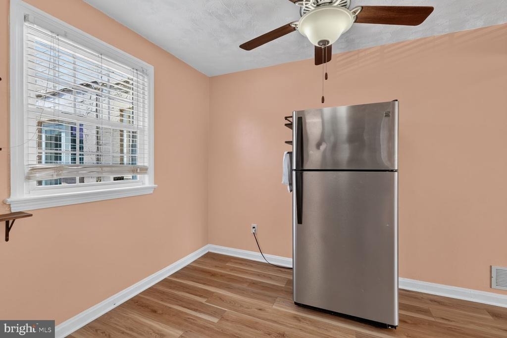 2437 Iverson Street - Photo 5