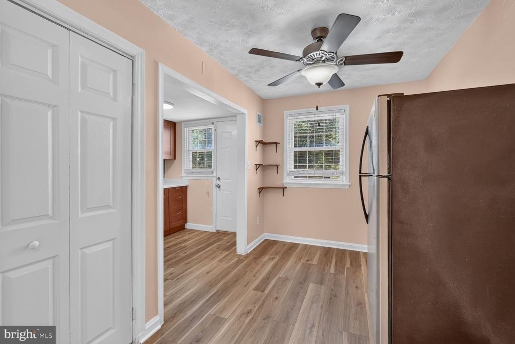 2437 Iverson Street - Photo 4