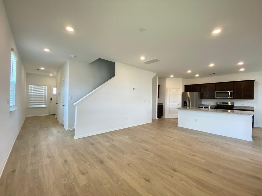 241 Saide St - Photo 3