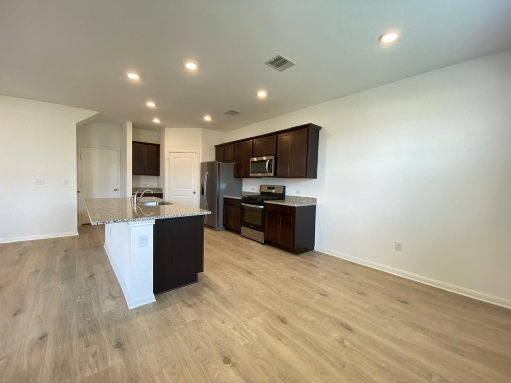 241 Saide St - Photo 6