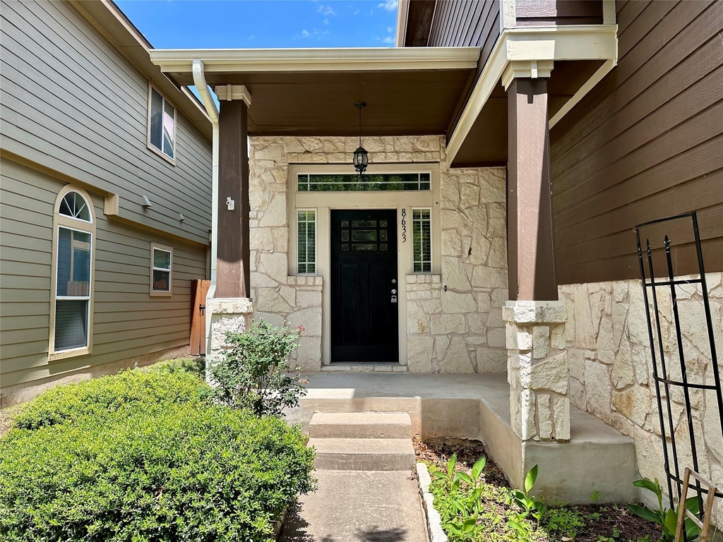 8633 White Ibis Dr - Photo 2