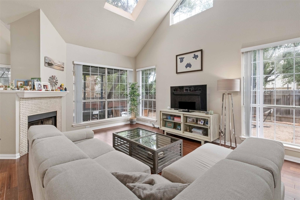 3704 Runnels Ct - Photo 6