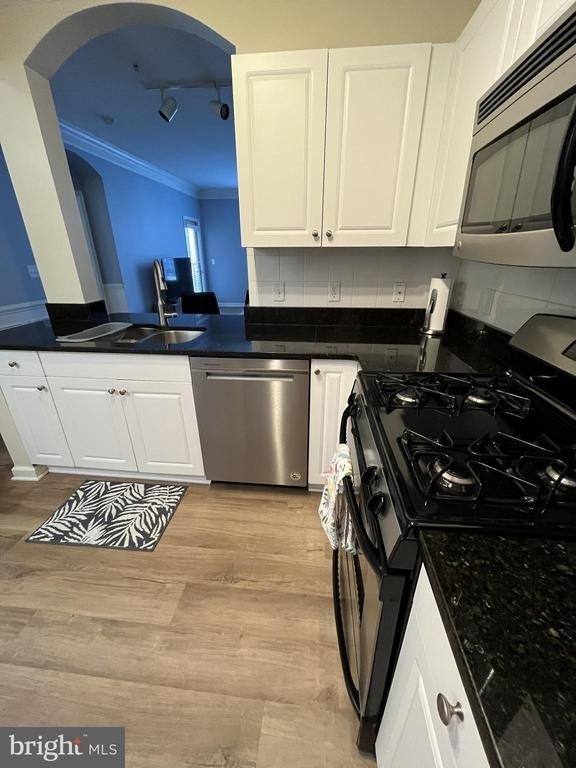 27 Booth Street - Photo 7