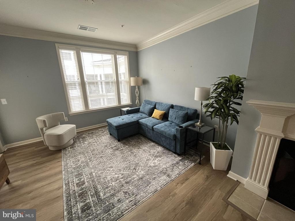 27 Booth Street - Photo 1