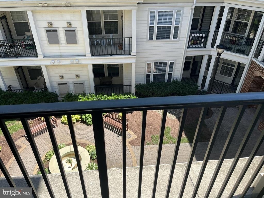 27 Booth Street - Photo 19